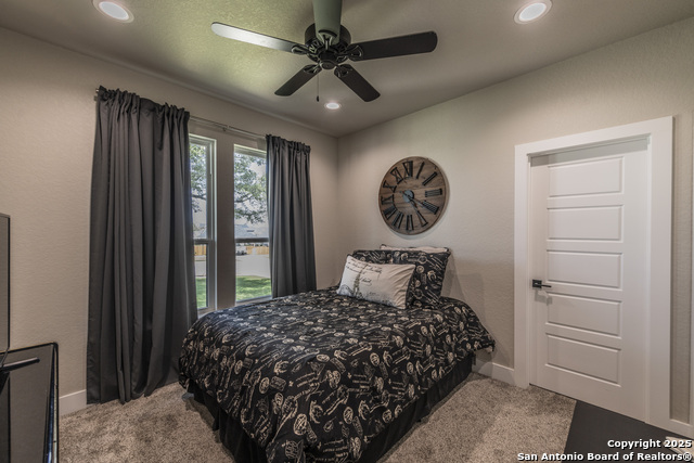 Listing photo id 20 for 100 Mahogany Path N