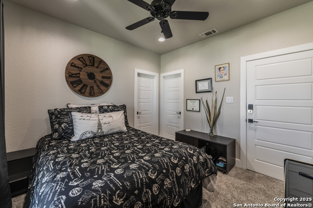Listing photo id 21 for 100 Mahogany Path N