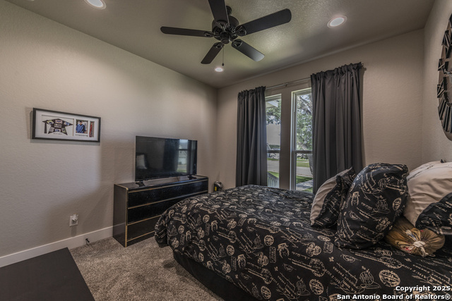 Listing photo id 22 for 100 Mahogany Path N