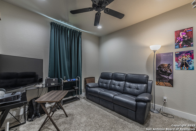 Listing photo id 24 for 100 Mahogany Path N