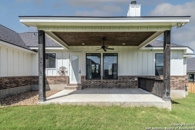 Listing photo id 26 for 100 Mahogany Path N