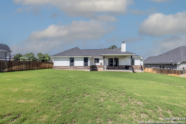Listing photo id 31 for 100 Mahogany Path N