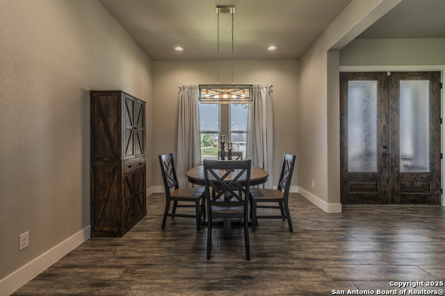 Listing photo id 2 for 100 Mahogany Path N