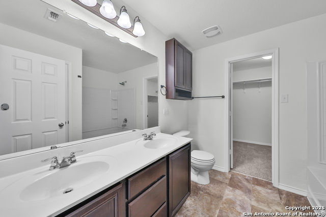 Listing photo id 16 for 9639 Pleasanton Cove