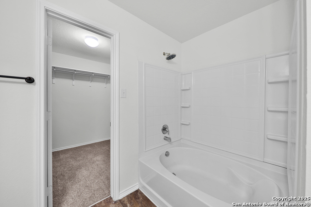 Listing photo id 17 for 9639 Pleasanton Cove