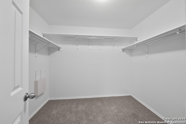 Listing photo id 18 for 9639 Pleasanton Cove