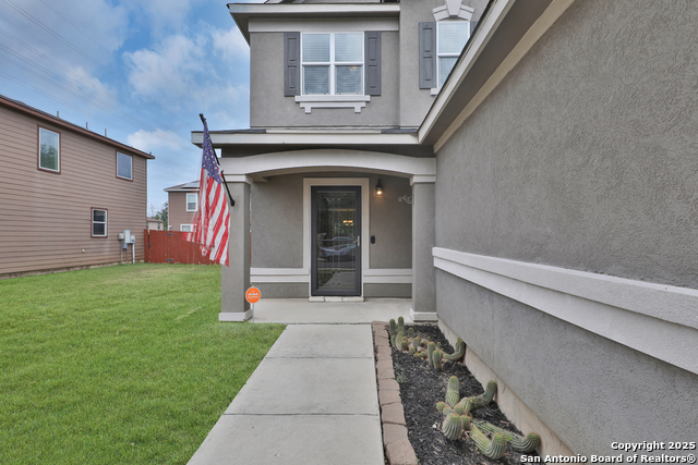 Listing photo id 1 for 9639 Pleasanton Cove