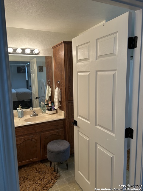 Listing photo id 0 for 2240 Stonehaven