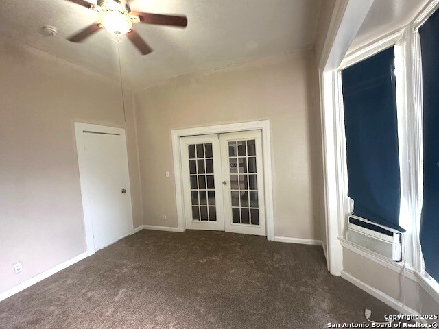 Listing photo id 8 for 202 Claudia