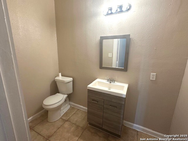 Listing photo id 10 for 202 Claudia