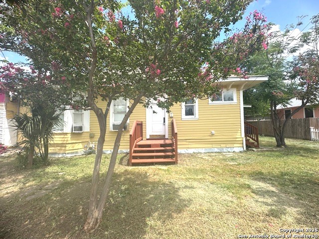Listing photo id 1 for 202 Claudia