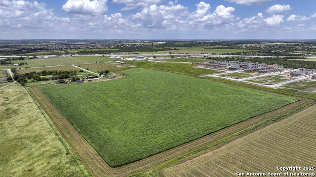Listing photo id 5 for 4892 Pfeil Rd