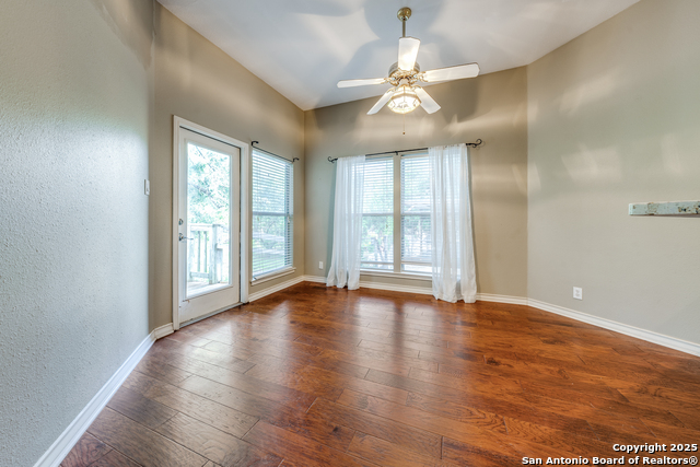Image 21 of 39 For 8520 Fair Oaks