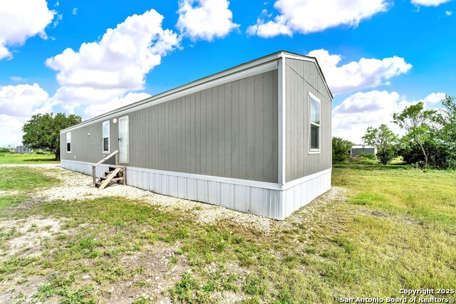 Listing photo id 8 for 888 Lobo Loop
