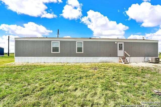 Listing photo id 9 for 888 Lobo Loop