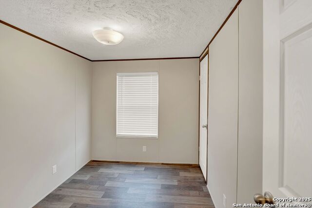 Listing photo id 18 for 888 Lobo Loop