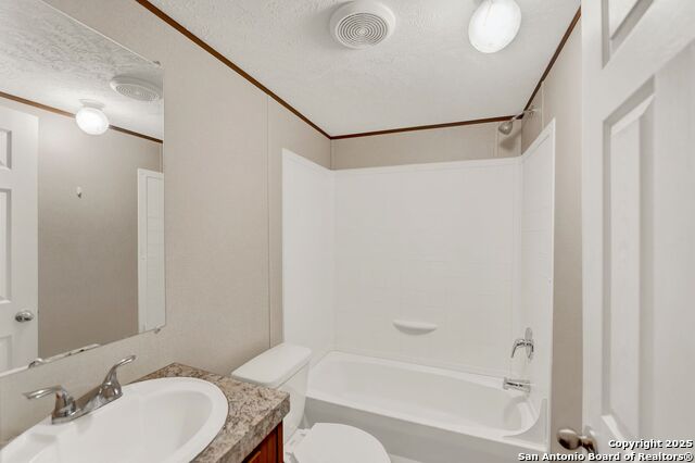 Listing photo id 19 for 888 Lobo Loop