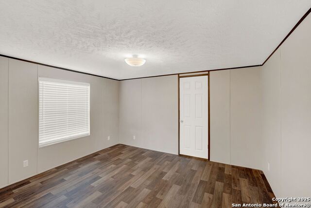 Listing photo id 21 for 888 Lobo Loop