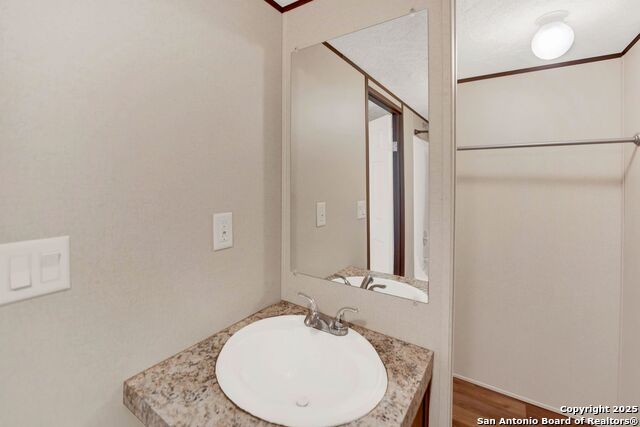 Listing photo id 23 for 888 Lobo Loop