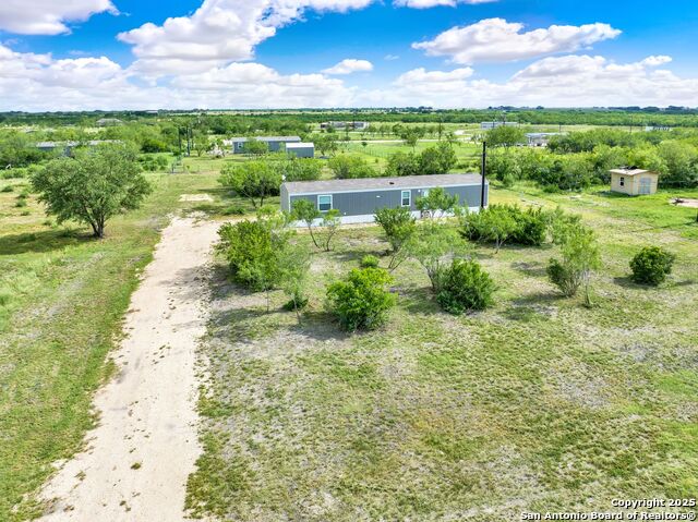 Listing photo id 1 for 888 Lobo Loop