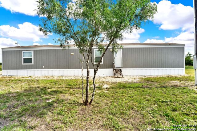 Listing photo id 7 for 888 Lobo Loop