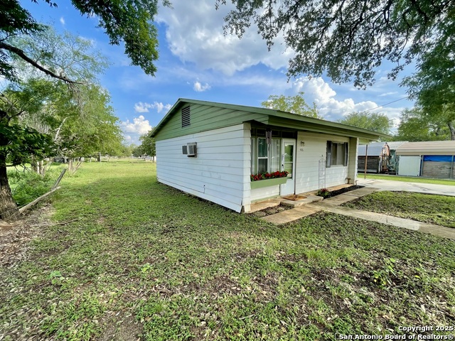 Image 22 of 35 For 406 Hackberry