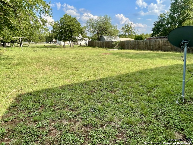 Image 23 of 35 For 406 Hackberry