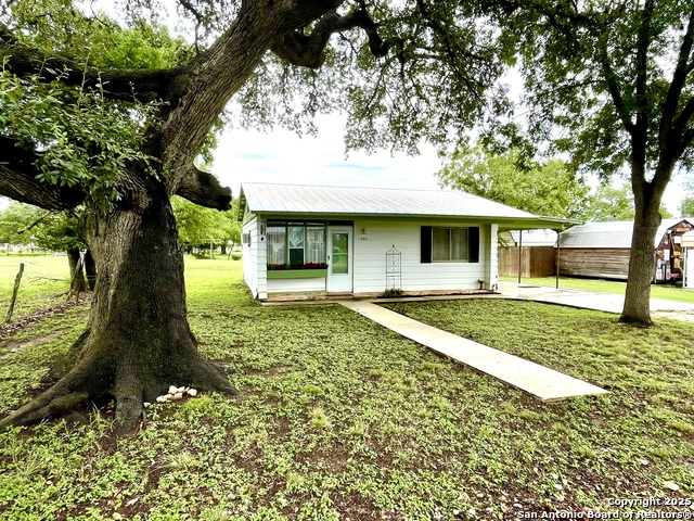 Image 34 of 35 For 406 Hackberry