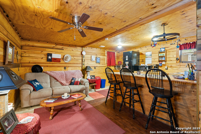 Image 11 of 34 For 496 Cedarhill Dr.