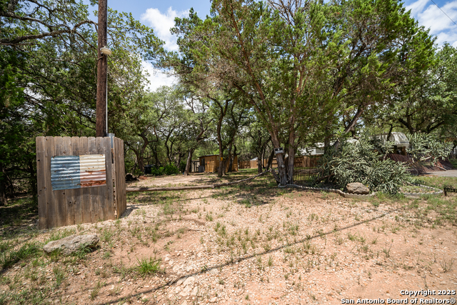Image 5 of 34 For 496 Cedarhill Dr.