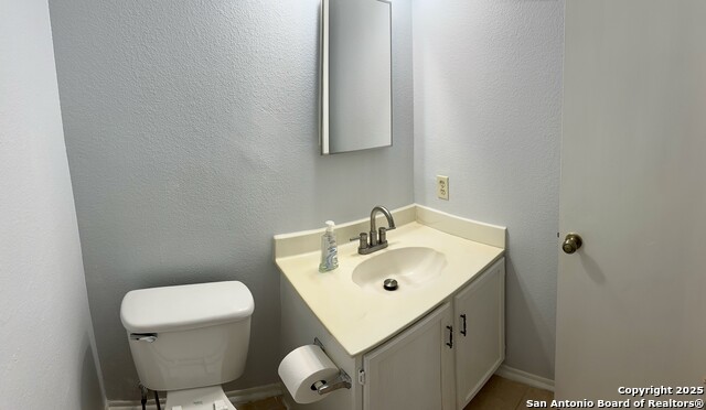 Listing photo id 5 for 9847 Kelton