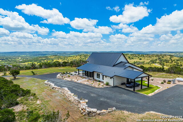 Listing photo id 2 for 120 Lost Valley Lane