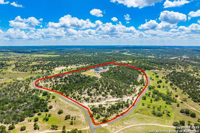 Listing photo id 6 for 120 Lost Valley Lane