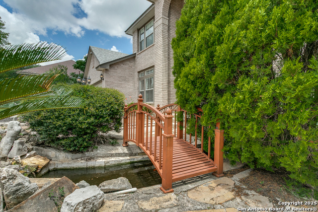 Listing photo id 1 for 13619 Mesa Point