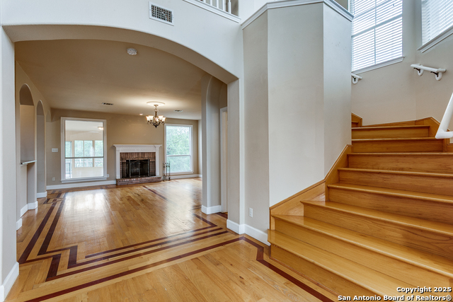 Listing photo id 3 for 13619 Mesa Point