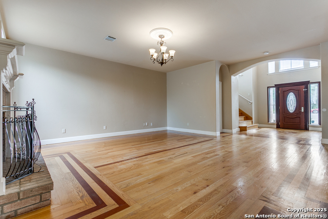 Listing photo id 4 for 13619 Mesa Point