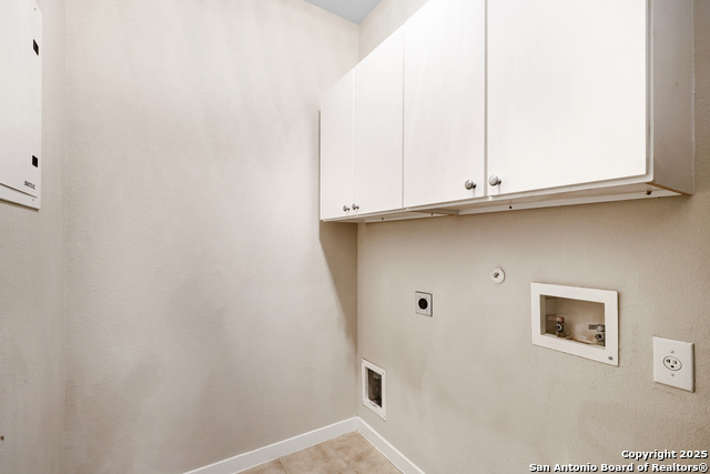 Image 11 of 30 For 7342 Oak Manor Dr  4207