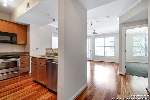 Image 3 of 30 For 7342 Oak Manor Dr  4207