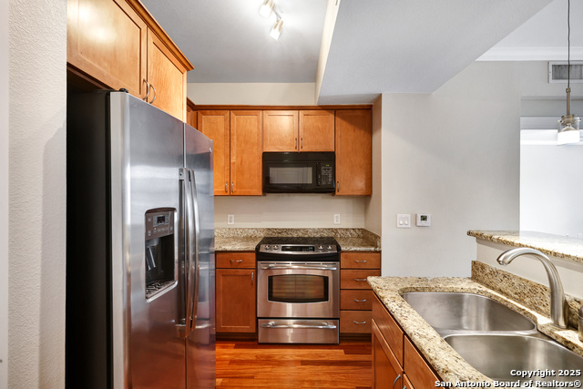 Image 9 of 30 For 7342 Oak Manor Dr  4207