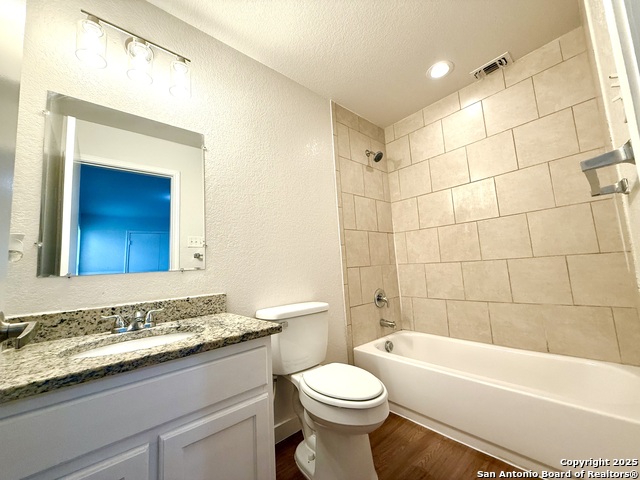 Image 19 of 24 For 1627 Navidad St N 101