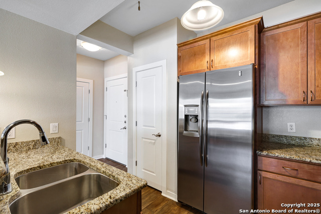 Image 10 of 31 For 7342 Oak Manor Dr  4107