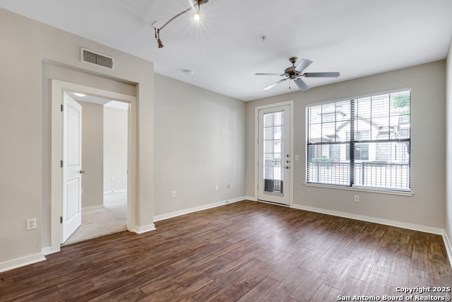 Image 4 of 31 For 7342 Oak Manor Dr  4107