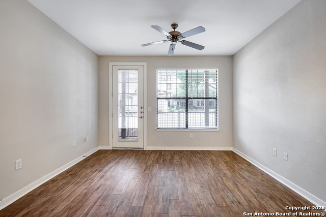 Image 5 of 31 For 7342 Oak Manor Dr  4107