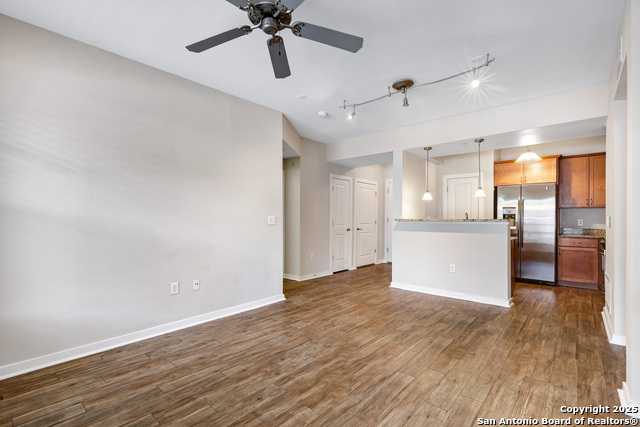 Image 6 of 31 For 7342 Oak Manor Dr  4107