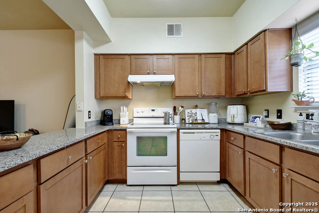 Image 13 of 29 For 6160 Eckhert  Apt 1