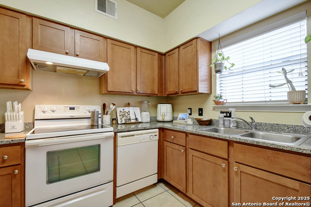 Image 14 of 29 For 6160 Eckhert  Apt 1