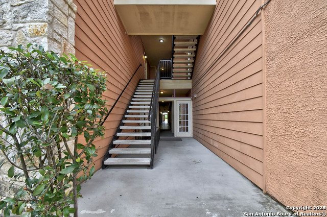 Image 2 of 29 For 6160 Eckhert  Apt 1