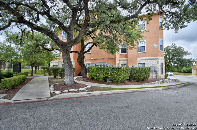 Image 3 of 29 For 6160 Eckhert  Apt 1