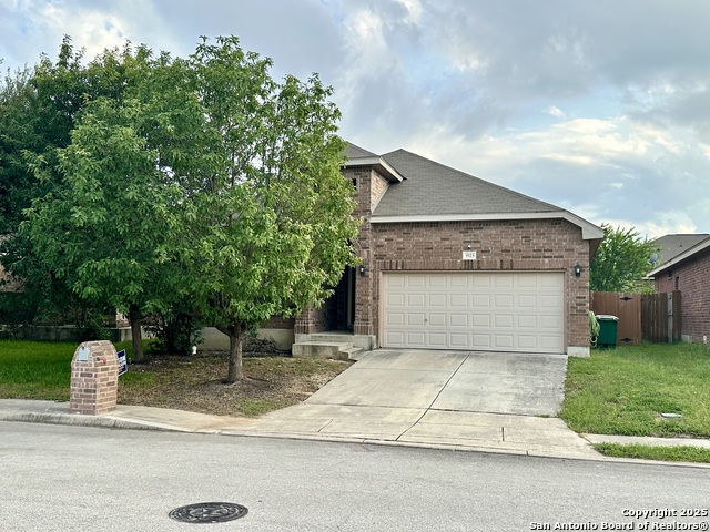 Image 4 of 4 For 3923 Grissom