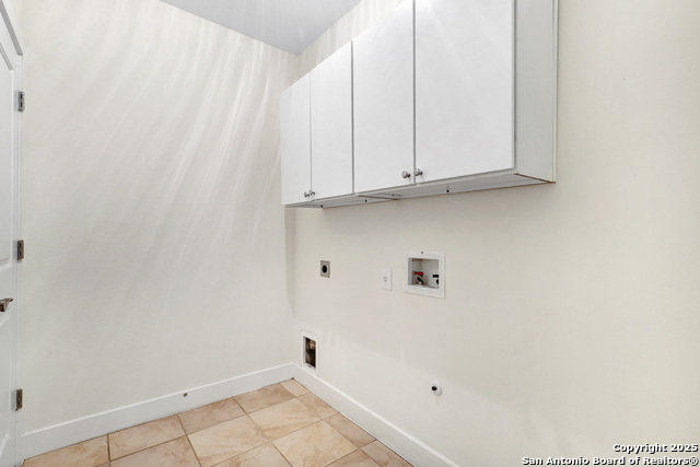 Listing photo id 13 for 7342 Oak Manor Dr 1304